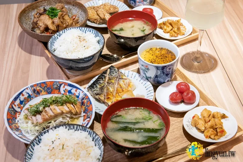 坐著做。員工食堂：中壢定食推薦，不到三百即可享受雙主食 CP值超高的美味日式定食激推