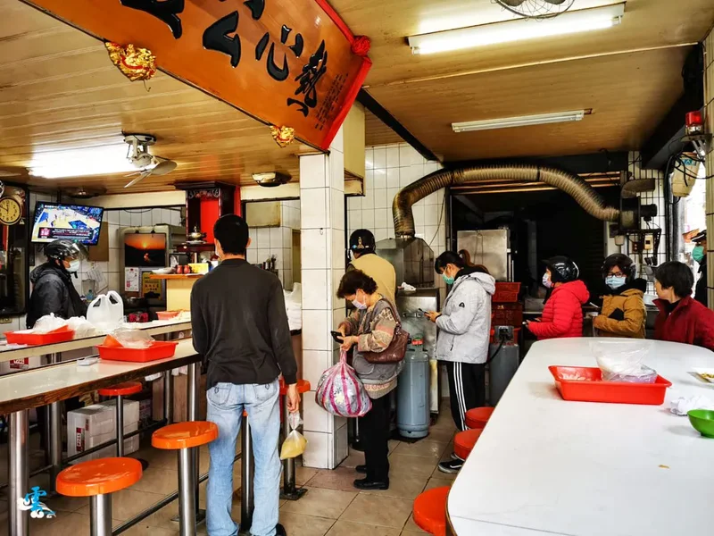 桃園牛丼》桃園南門市場人氣老便當店｜在地人才懂的排骨便當店