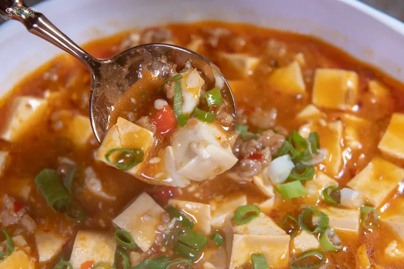 老位川酒 - 東區川菜美食與創意調酒的絕佳結合，一探中式與咖啡文化的奇妙世界！