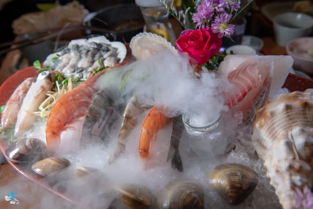 喜園涮涮鍋 林口歐風店 - 法式宮廷風，美麗瓷器，無味精湯頭，有機食材，健康涮涮新概念！